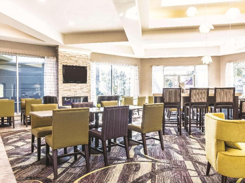 La Quinta Inn & Suites by Wyndham Shreveport Airport 3