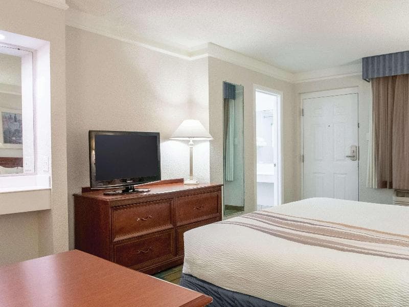La Quinta Inn by Wyndham New Orleans Veterans / Metairie 2