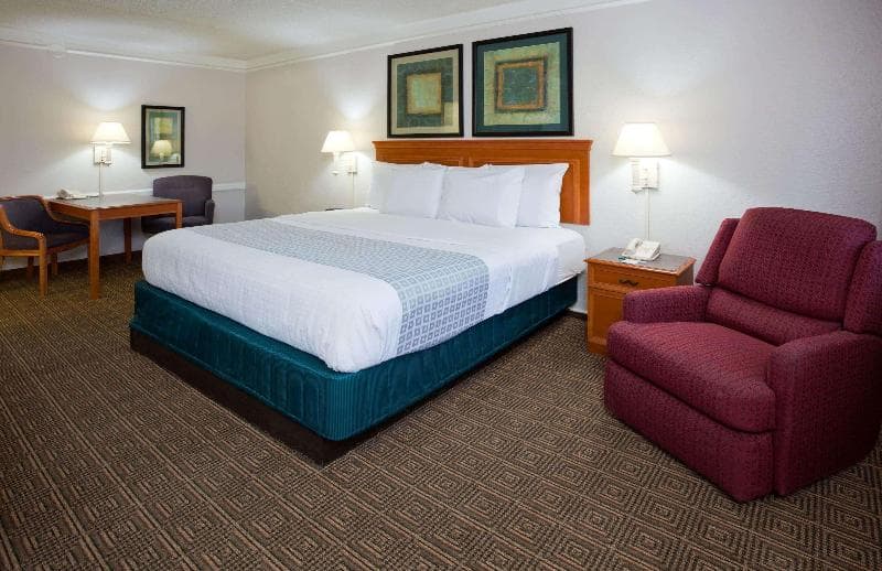 La Quinta Inn by Wyndham Albuquerque Airport 5