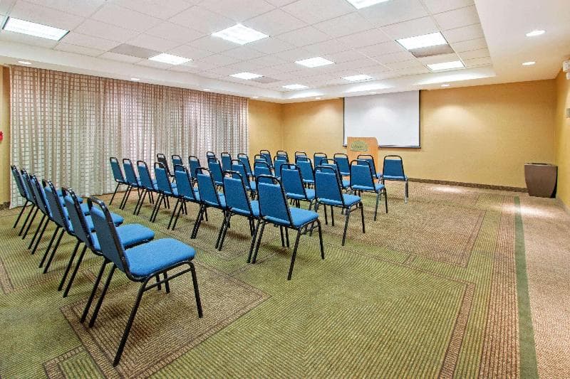La Quinta Inn & Suites by Wyndham Albuquerque West photo 1
