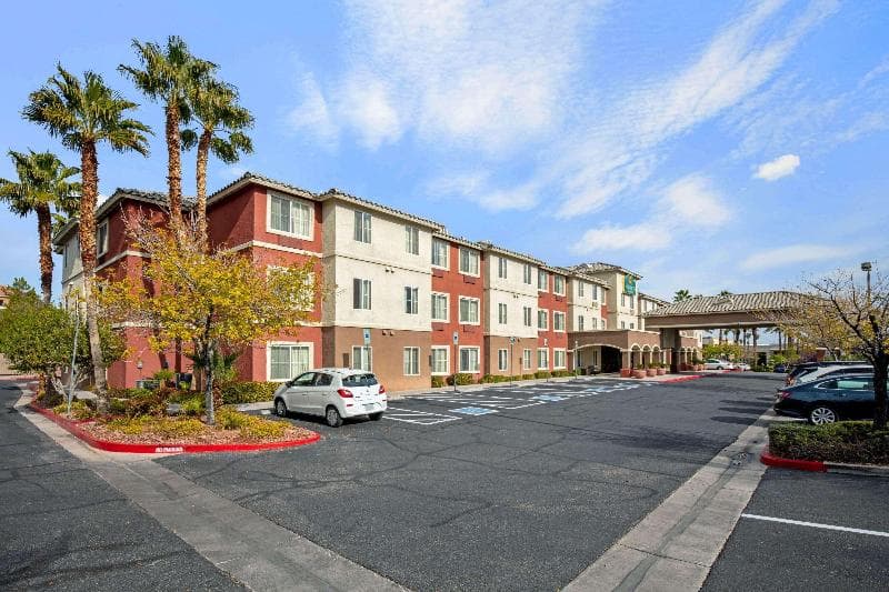 La Quinta Inn Suites Las Vegas Red Rock Summerlin 2