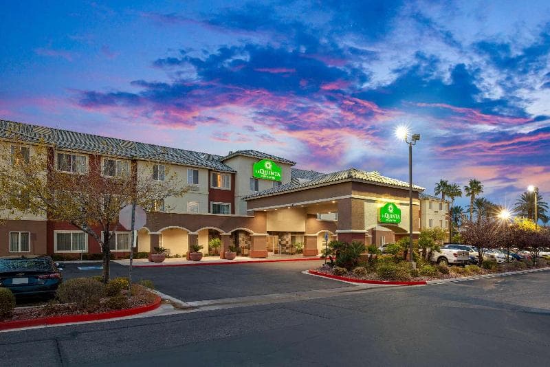 La Quinta Inn Suites Las Vegas Red Rock Summerlin 4