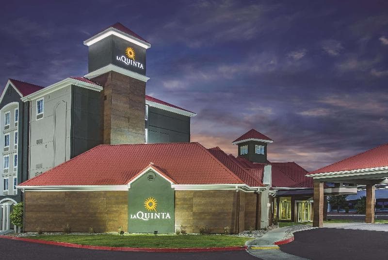 La Quinta Inn & Suites Las Vegas Summerlin Tech photo 1