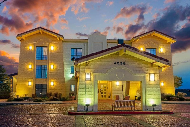La Quinta Inn by Wyndham Santa Fe 4