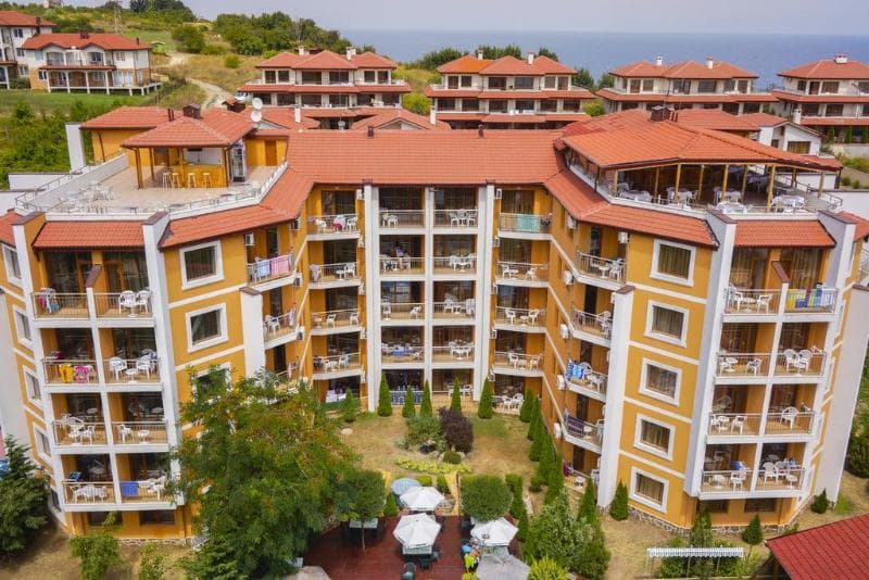 Vemara Club Hotel main