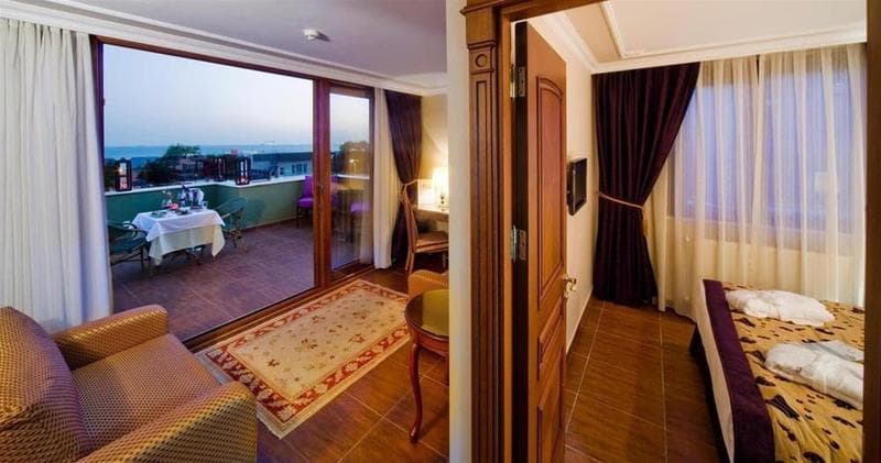 GLK PREMIER The Home Suites & Spa 3