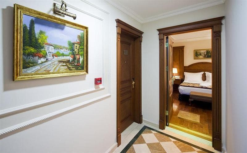 GLK PREMIER The Home Suites & Spa 5