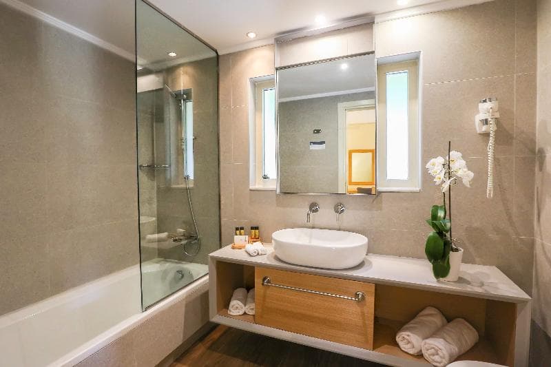 Eden Roc Resort Hotel 5