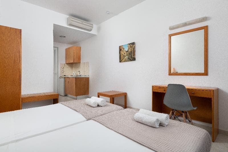 Lindos Nest 5