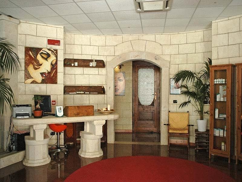 UNA Hotel Regina Bari 4