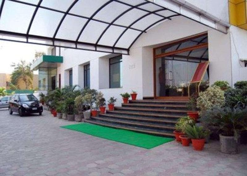 Comfort Inn Lucknow main