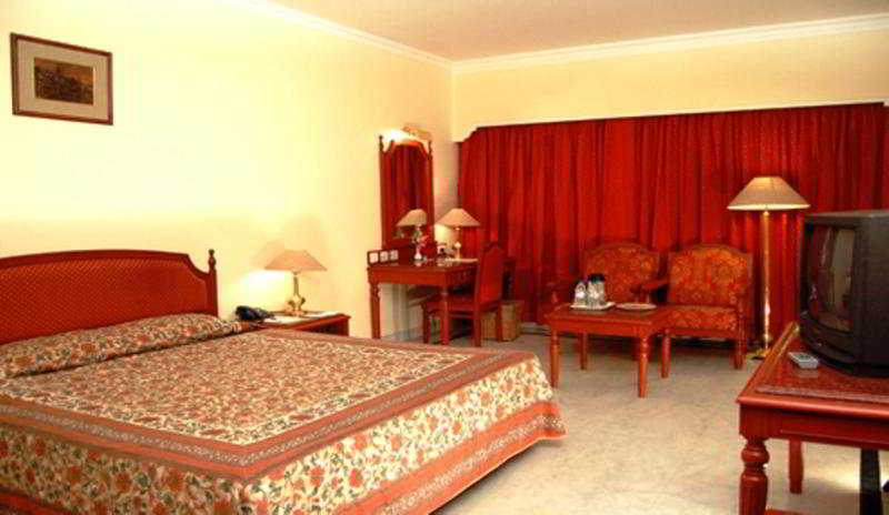 Hotel Annamalai International 5