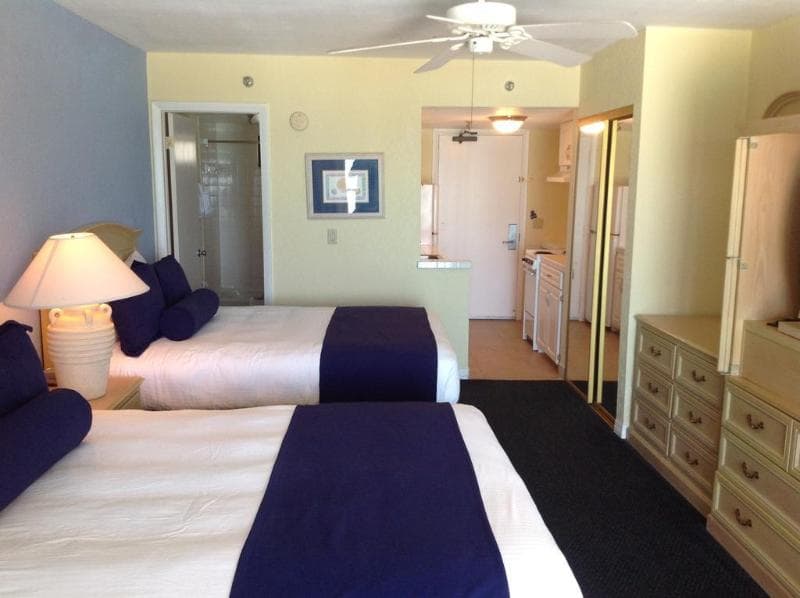 Shoreline Island Resort - Exclusively Adult 3