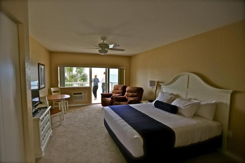 Shoreline Island Resort - Exclusively Adult 4