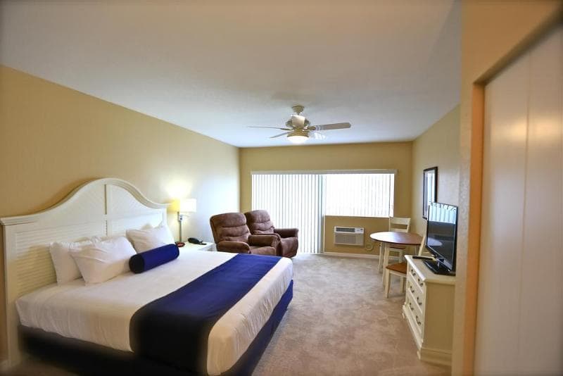 Shoreline Island Resort - Exclusively Adult 5
