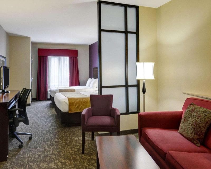 Comfort Suites Little Rock West 4
