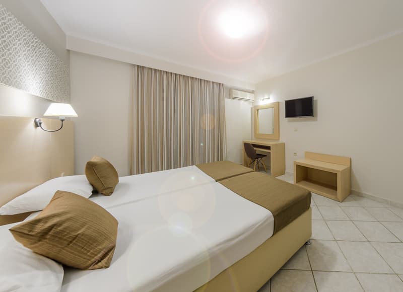 Karras Hotel 5