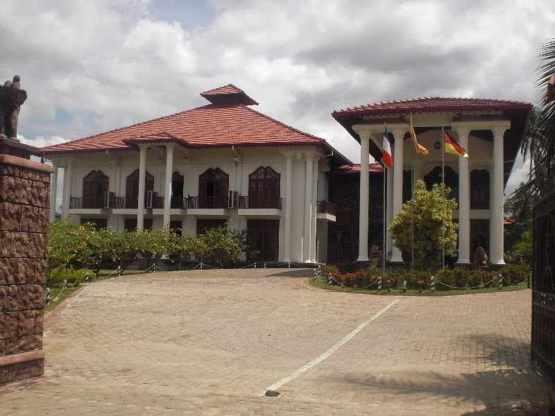 Yapahuwa Paradise Resort main