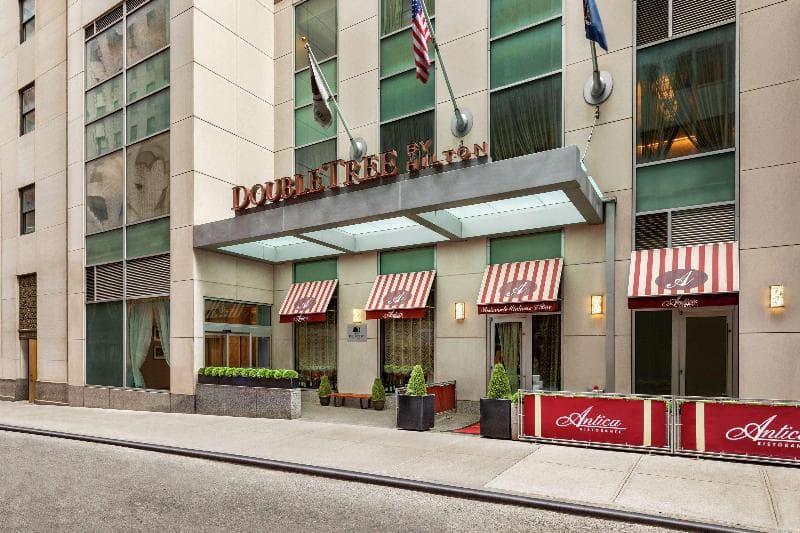 DoubleTree by Hilton New York Downtown photo 1