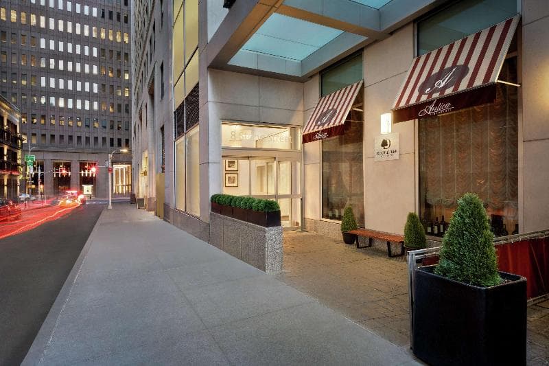 DoubleTree by Hilton New York Downtown 2
