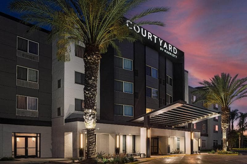 Courtyard Anaheim Resort Convention Center photo 1