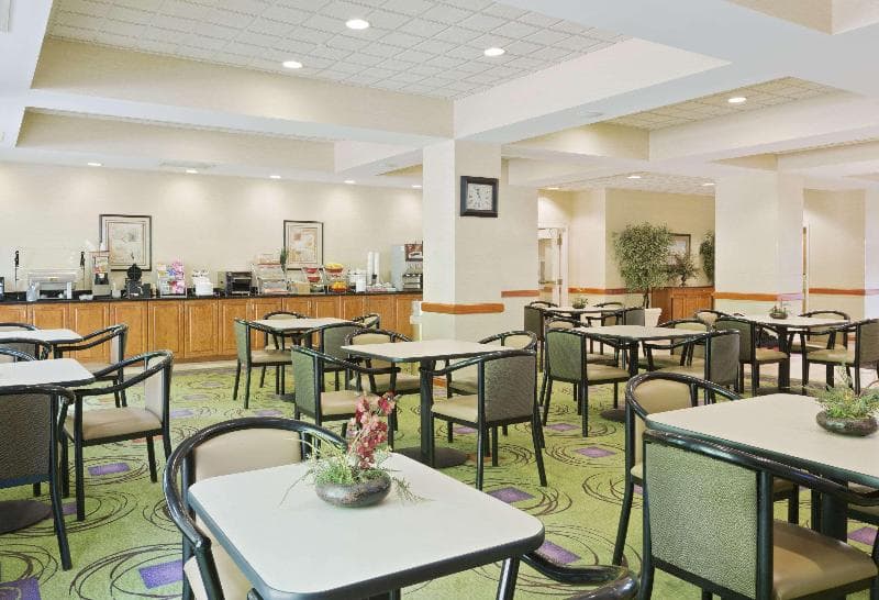 Wingate by Wyndham Charlotte Airport I-85/I-485 5