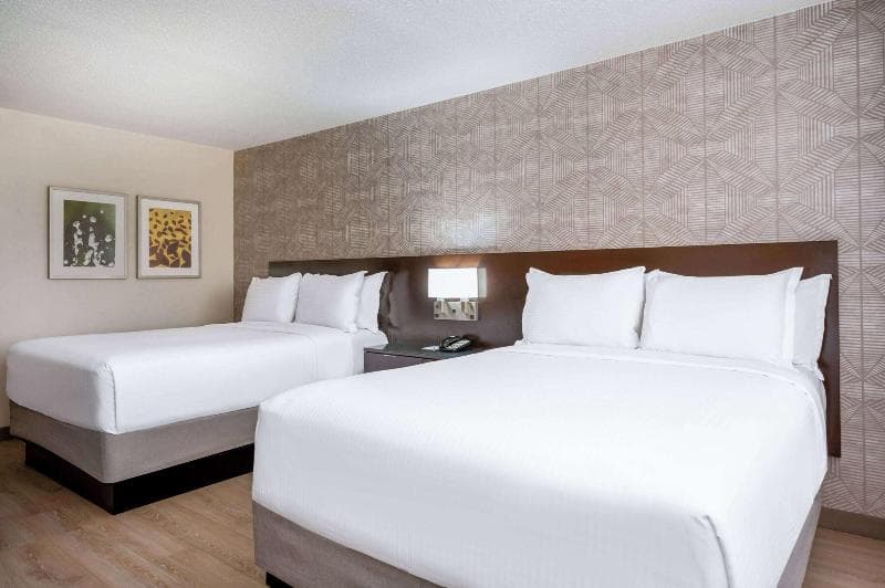 Wyndham Indianapolis West 4