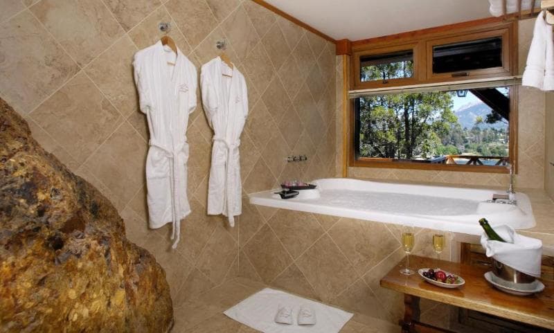 Charming Luxury Lodge & Private Spa 4