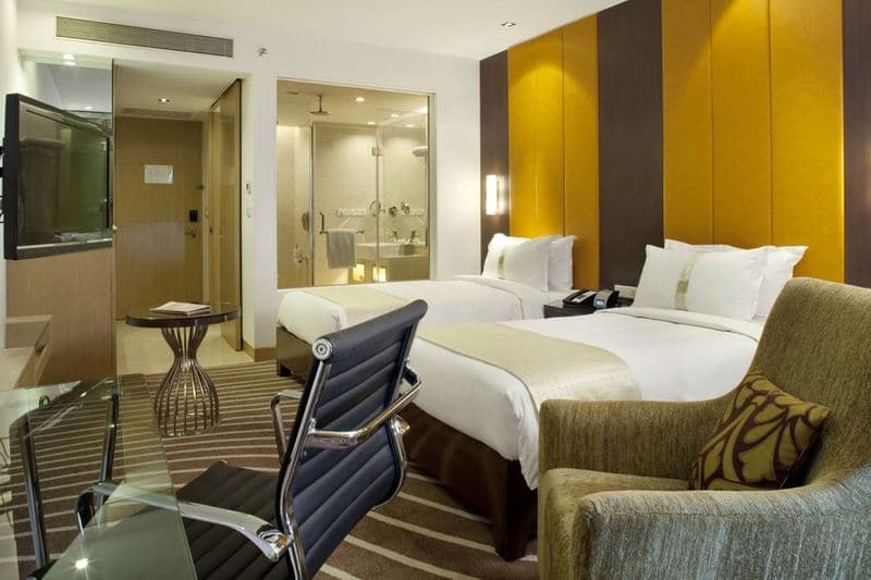 Holiday Inn Mumbai International Airport 4