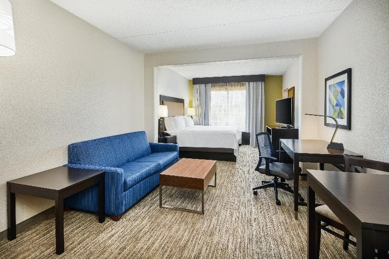 Holiday Inn Express & Suites Jacksonville SE- Med Ctr Area 4