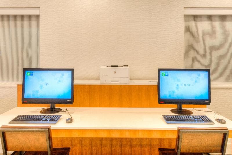Holiday Inn Express Newberg - Wine Country photo 1
