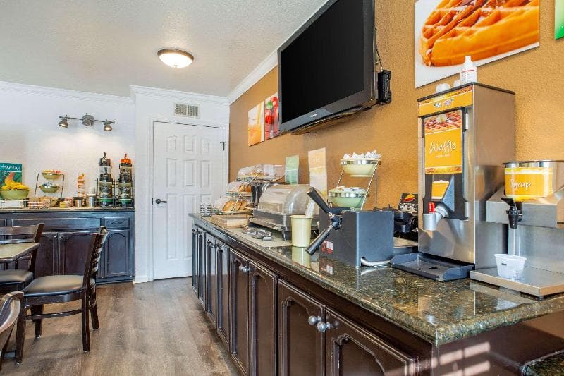 Quality Inn Tulare 3