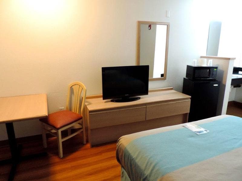 Motel 6 Seaside 5