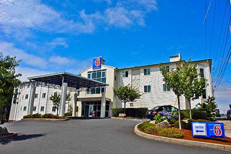 Motel 6 Lincoln City main