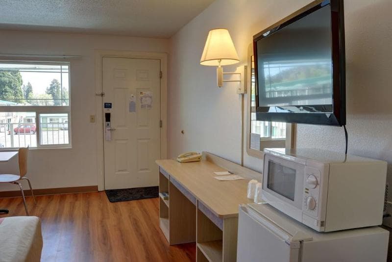 Motel 6 Bend 3