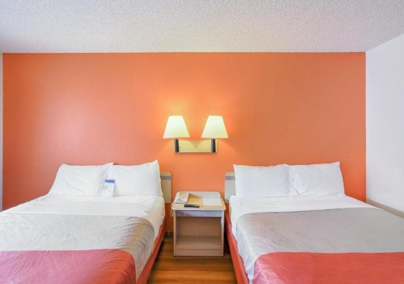 Motel 6 Medford North 3