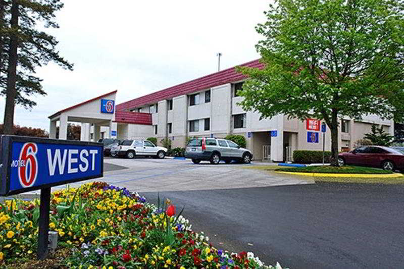 Motel 6 Portland, Or - Tigard West main
