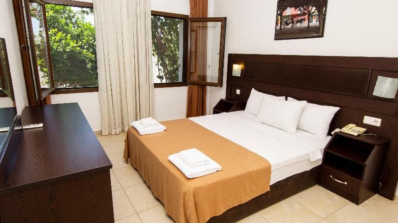 Flora Hotel photo 1
