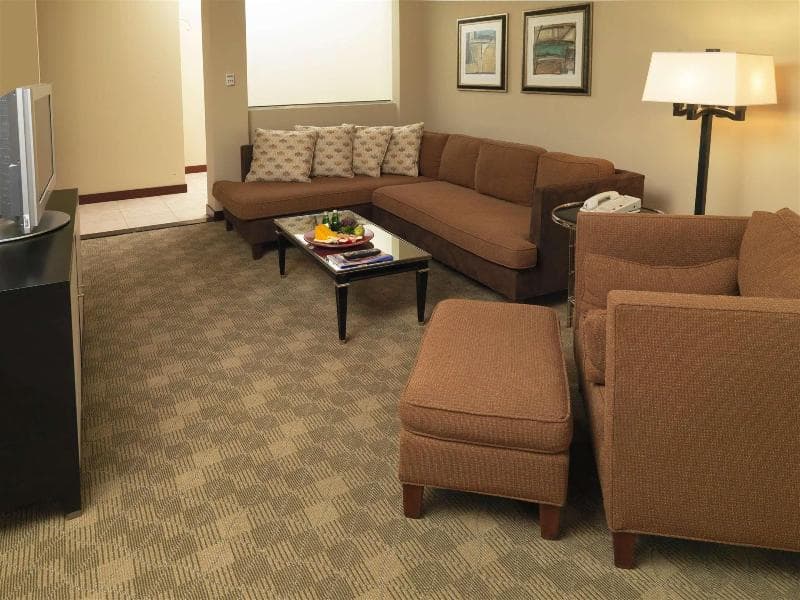 DoubleTree by Hilton Hotel Dallas - Love Field 4