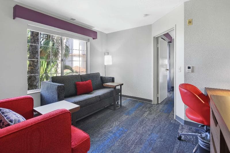 Hampton Inn & Suites Santa Ana/Orange County Airport 2