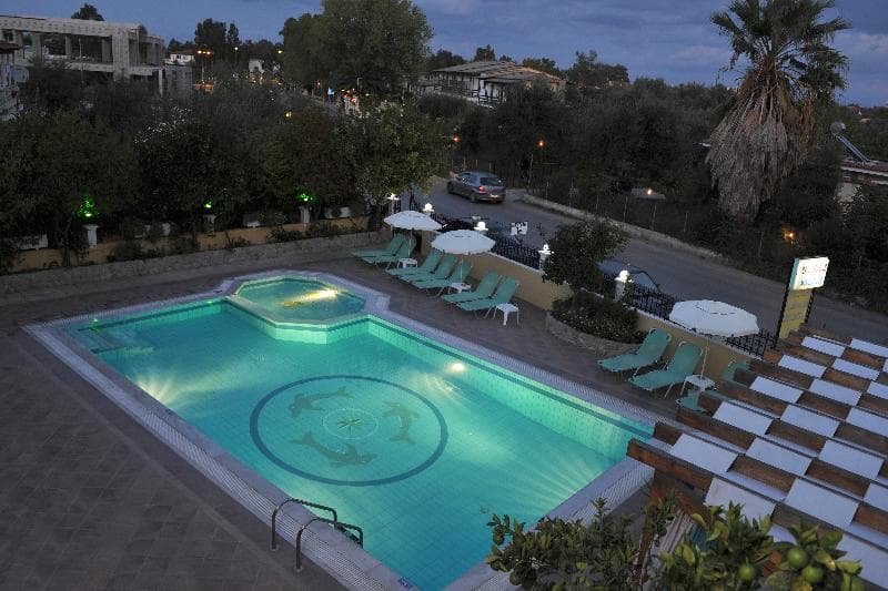 Makis Louvlis Apartments 3