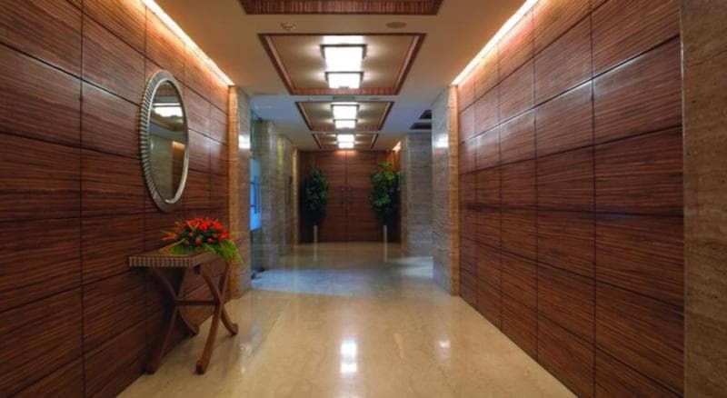 Hotel Mirage 2