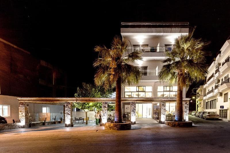 Pollis Hotel 2