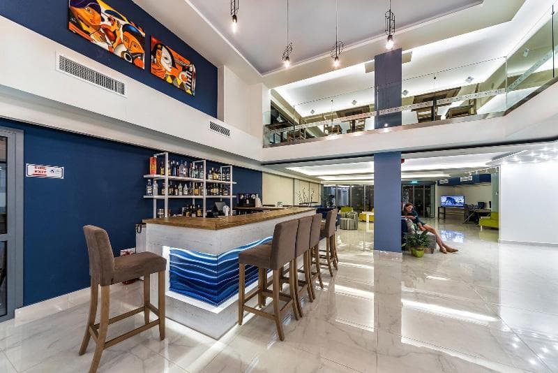 Pollis Hotel 4