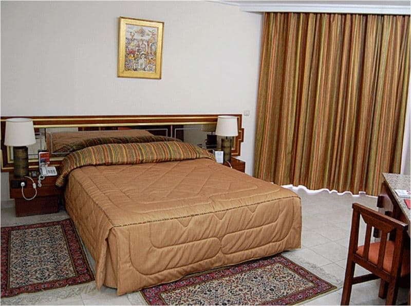 Diplomat Hotel 5