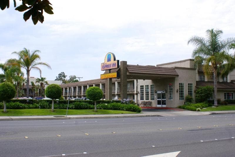 Queens Inn Anaheim photo 1