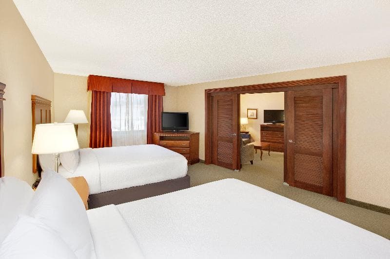 Holiday Inn Express Dallas Market Center photo 1