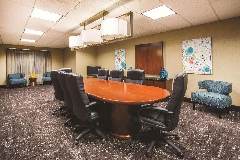 La Quinta Inn & Suites by Wyndham Ely photo 1