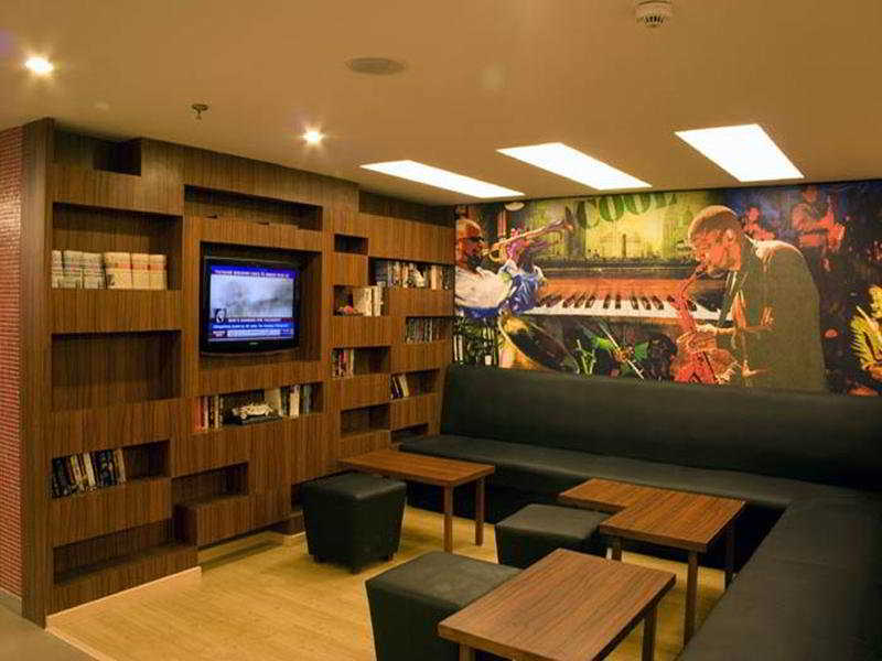 Red Fox Hotel Jaipur 3