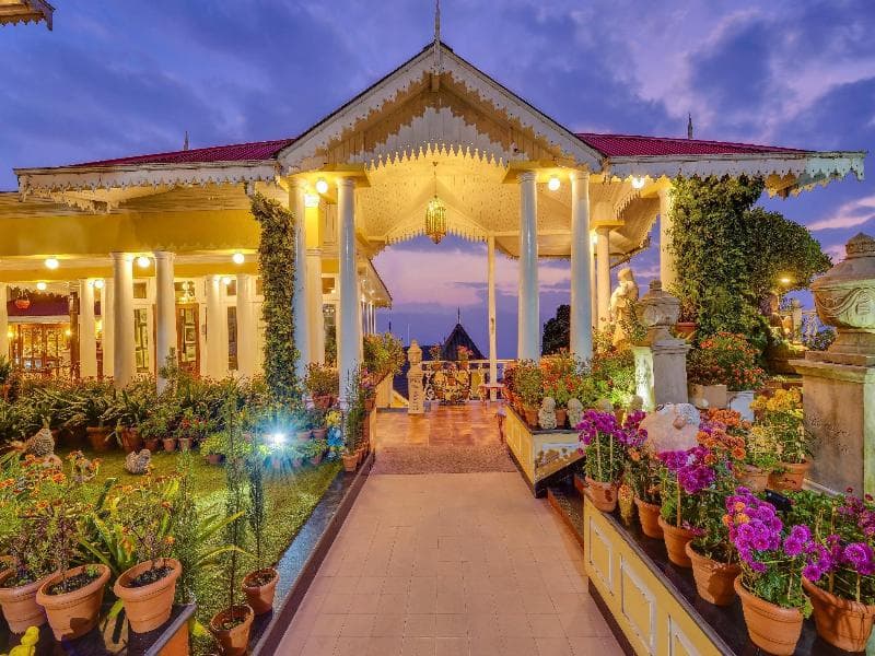 Mayfair Hill Resort 3